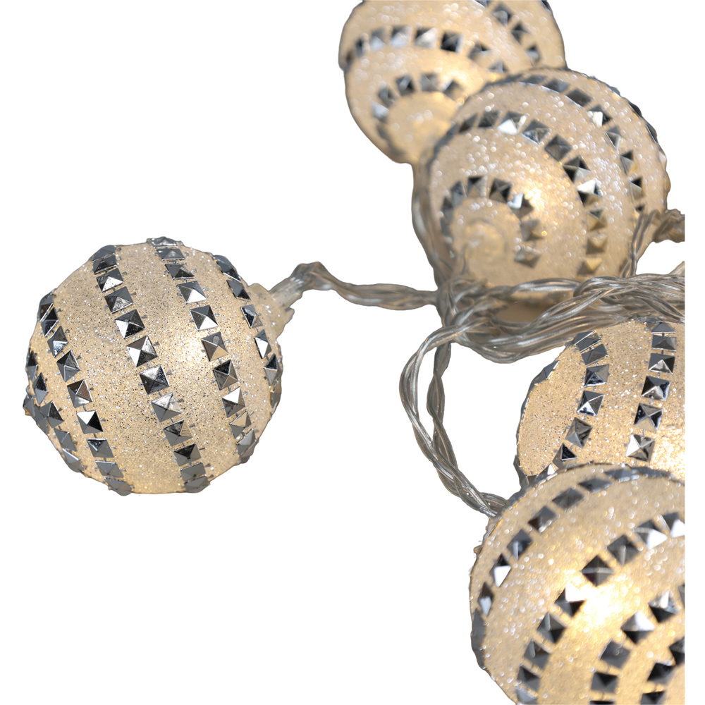 10 LED Ball String Lights Image 4