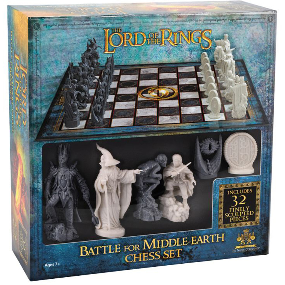 The Noble Collection Lord of the Rings Chess Set Image 7