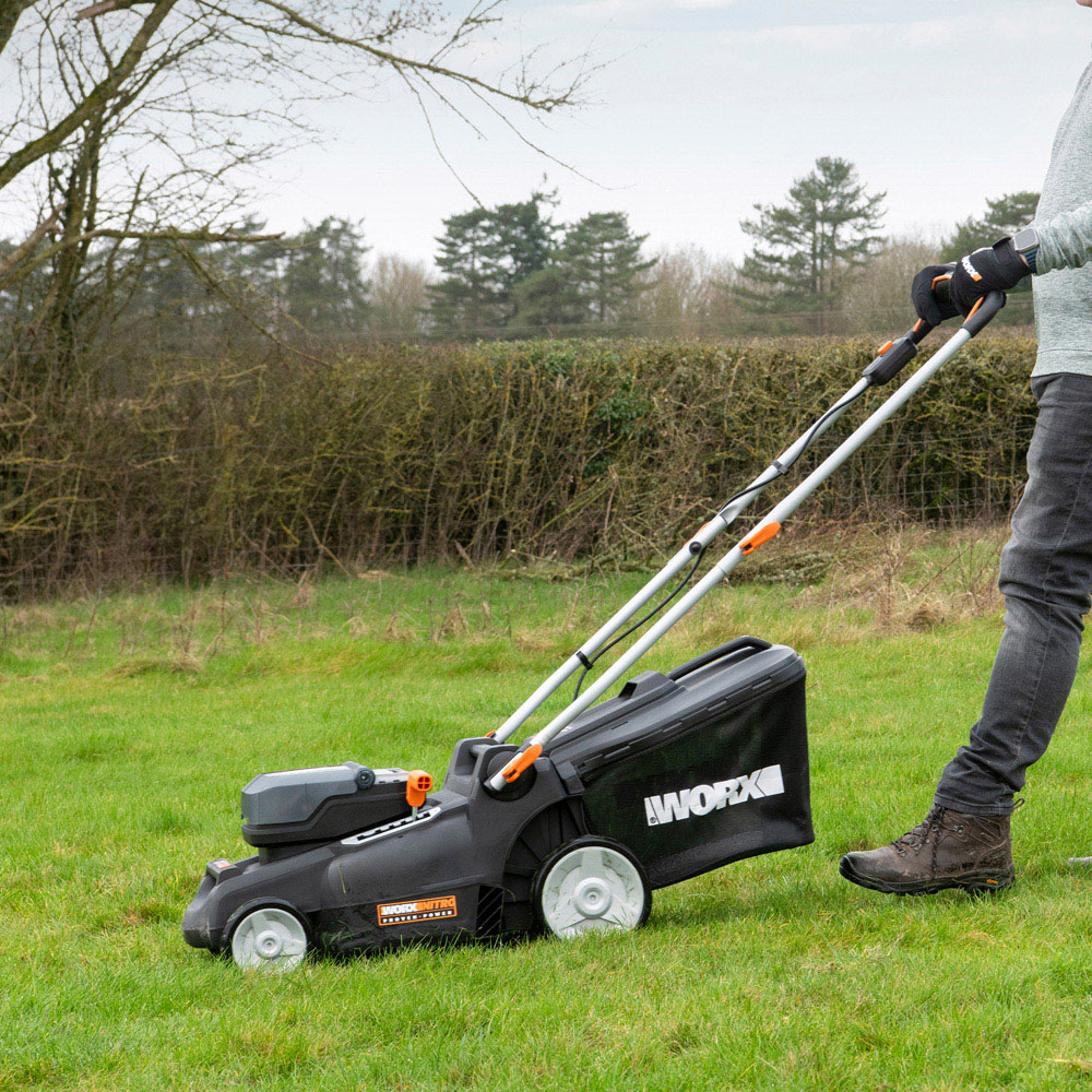 Worx WG737E 2-in-1 40V Hand Propelled 37cm Cordless Brushless Lawn Mower with 4.0Ah Battery Image 2