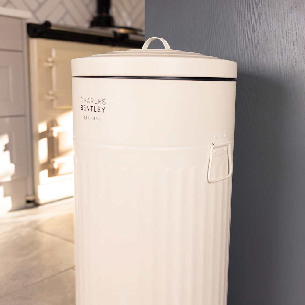 Charles Bentley Retro Cream Round Pedal Bin 30L Image 7