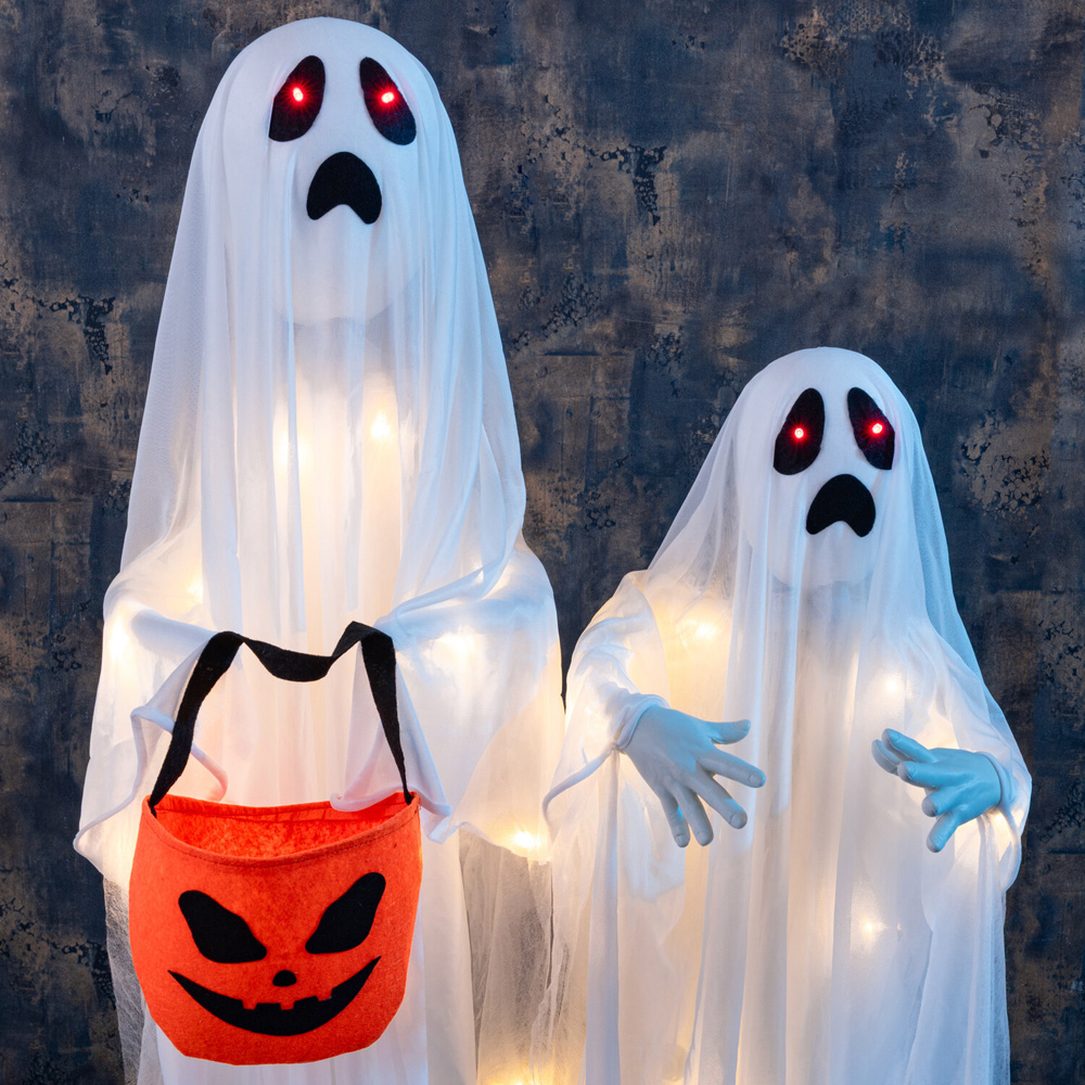 Standing Ghost Family Decoration White Image 8