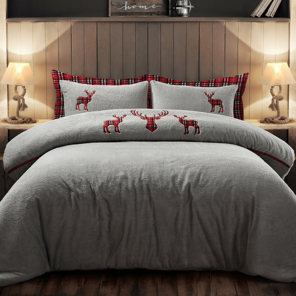 Velosso Double Silver Standing Stag Teddy Fleece Duvet Set Image 1