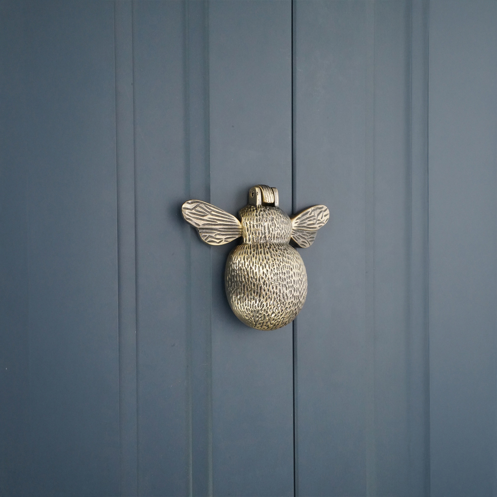 Spira Brass Antique Brass Bumble Bee Door Knocker Image 2