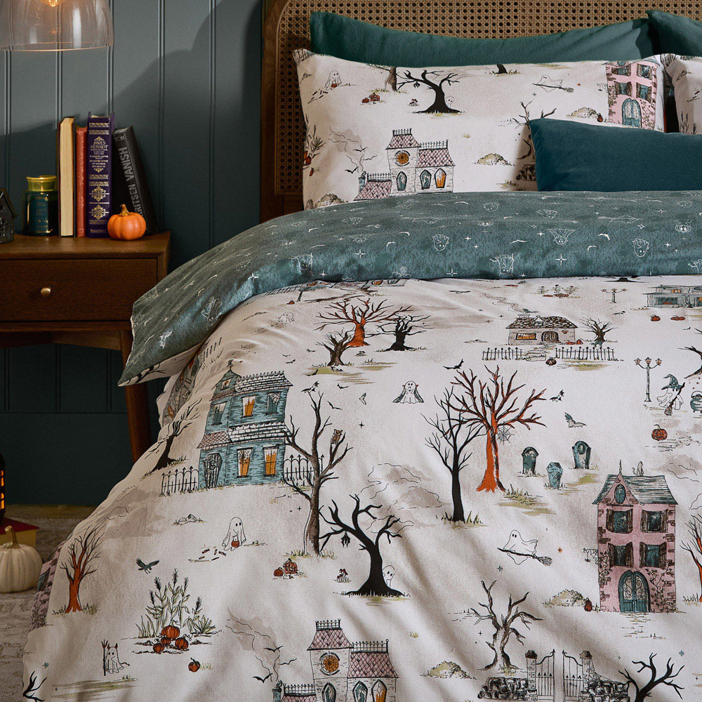 Furn Double Ghost Town Dusk Halloween Reversible Duvet Set Image 4