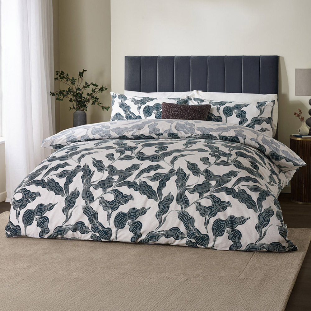Hoem King Size Lauro Blue Printed 144 Thread Count Reversible Duvet Set Image 1
