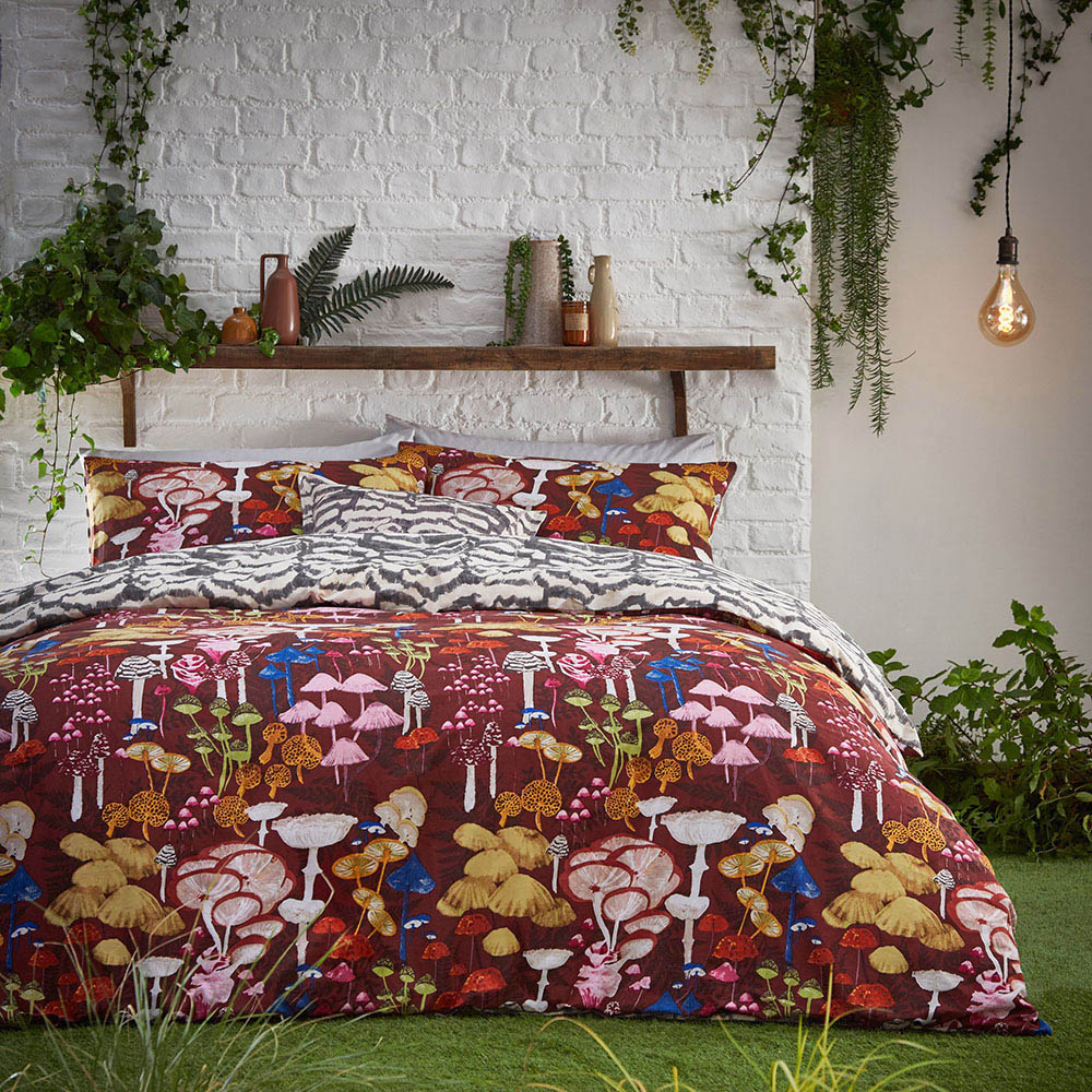 furn. Amanita Mushroom King Size Redwood Duvet Set Image 1