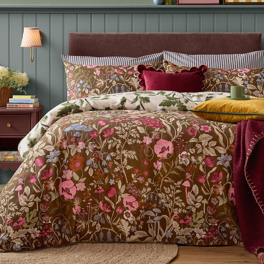 Furn Christmas Forest Bloom Double Chocolate Reversible Duvet Cover Set Image 4