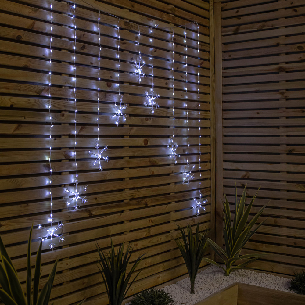 Samuel Alexander FlexiBrights 267 White LED Snowflake Clear Cable Curtain Light 1.2 x 1.2m Image 8