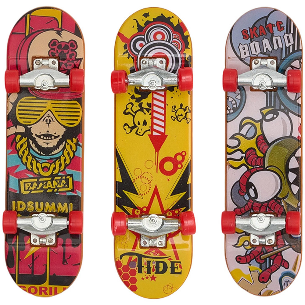 H&O Direct Yellow Finger Skateboard Park Set with 3 Skateboards Image 3