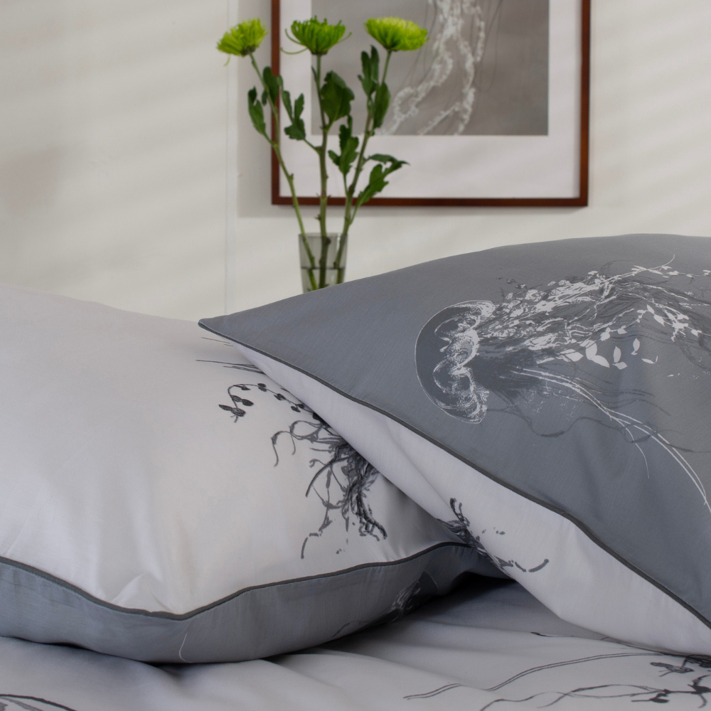 The Lyndon Company King Size Slate Grey Jellyfish Duvet Cover and Pillowcase Set Image 2