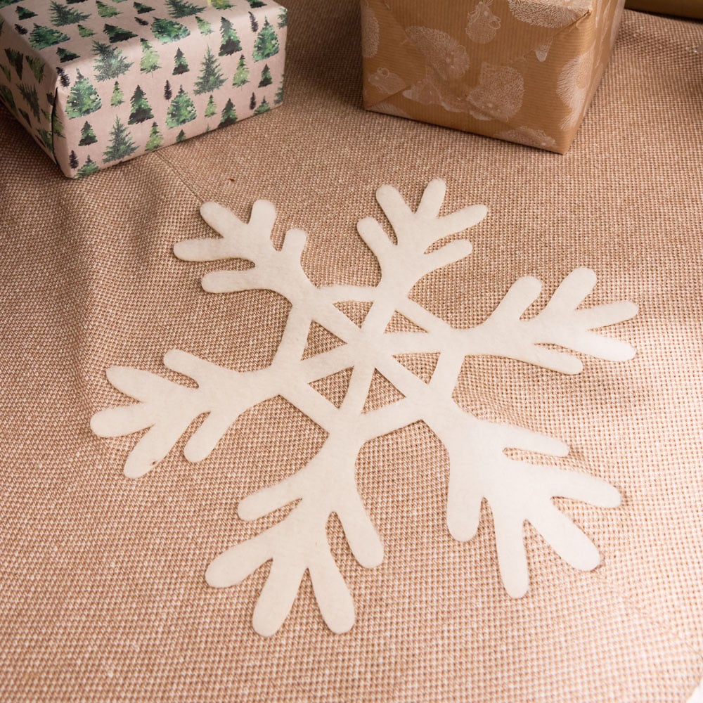 Dibor Beige and White Jute Snowflake Christmas Tree Skirt 120cm Image 5