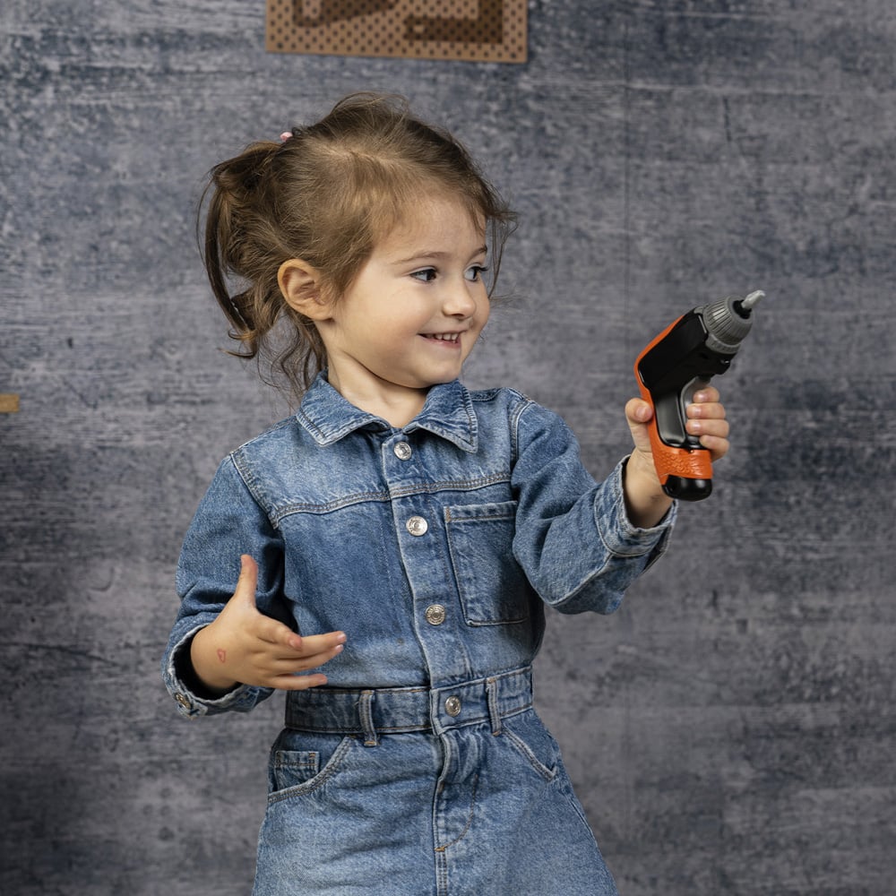 Smoby Black and Decker Kids Bricolo Pro Workbench with Tools and Storage Image 4