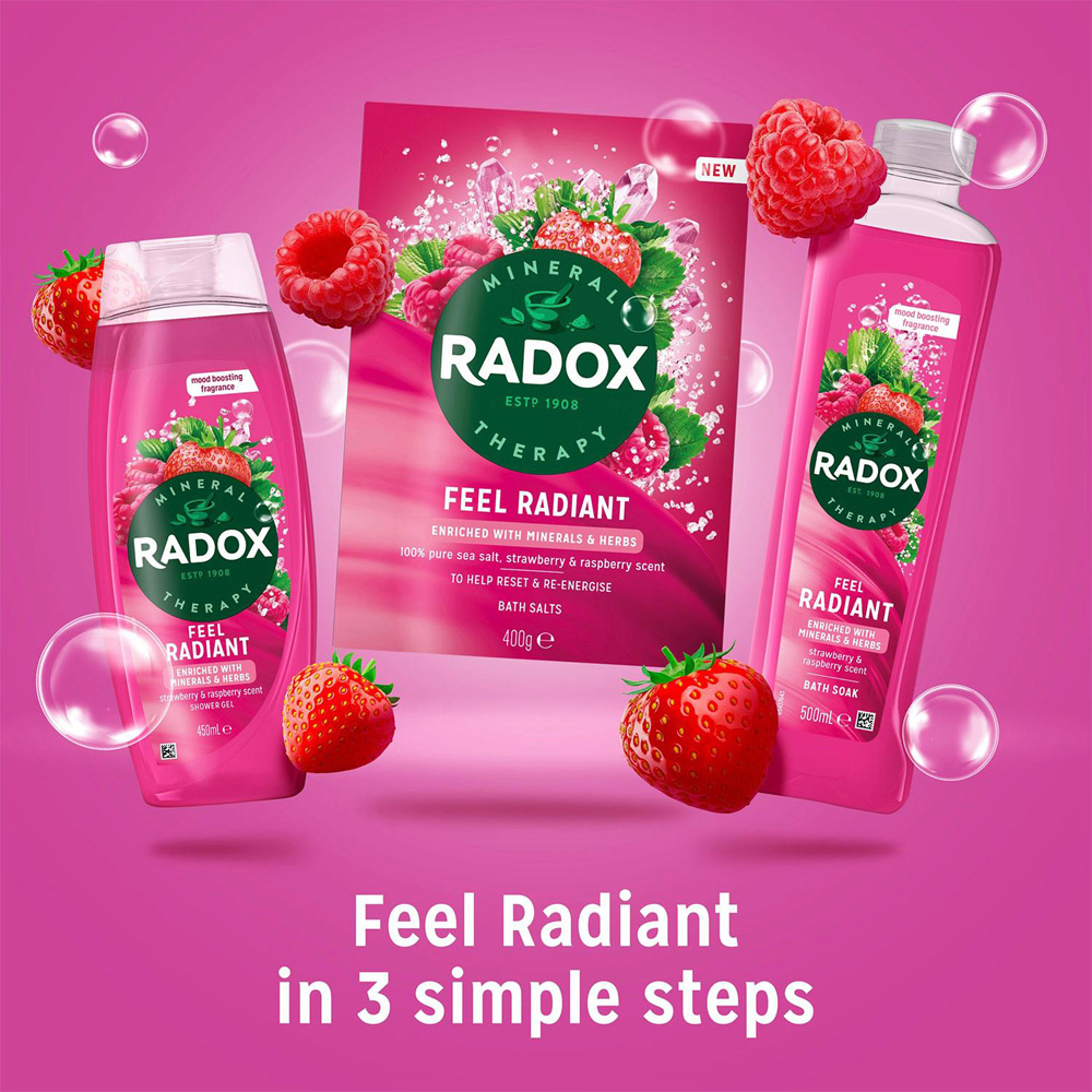 Radox Mineral Therapy Feel Radiant Strawberry and Raspberry Soothing Bath Soak 500ml 6 Pack Image 5