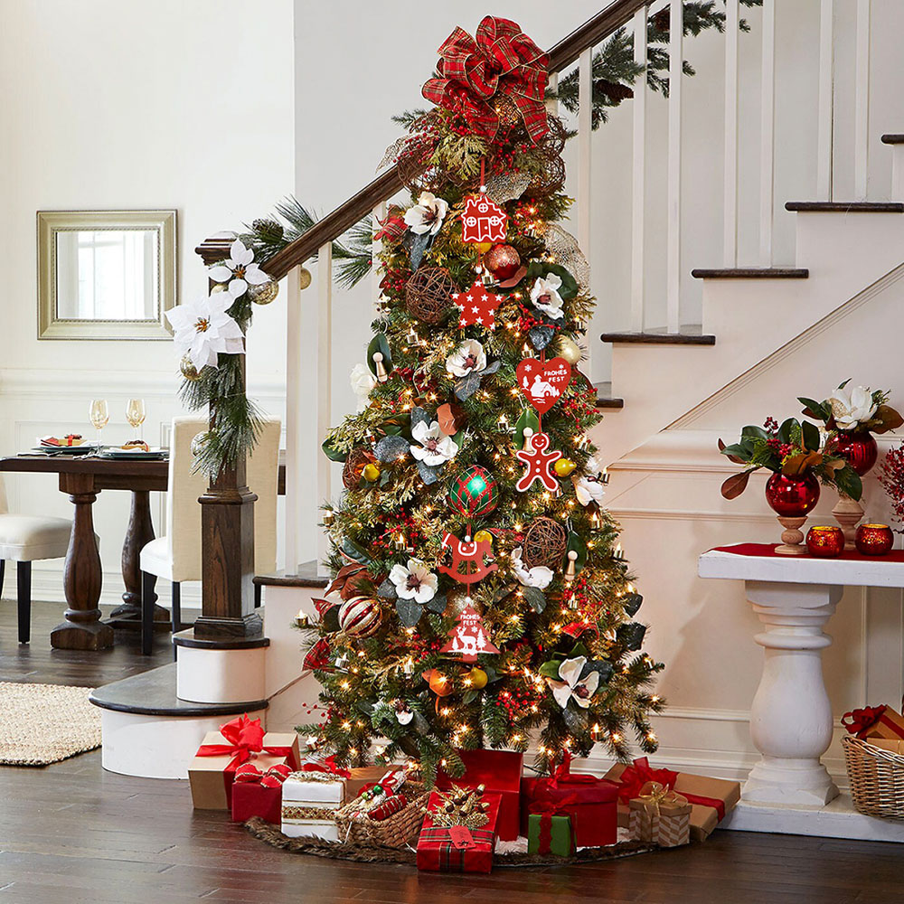 Living and Home Christmas Tree Wood Chip Decoration 30 Pack Image 2