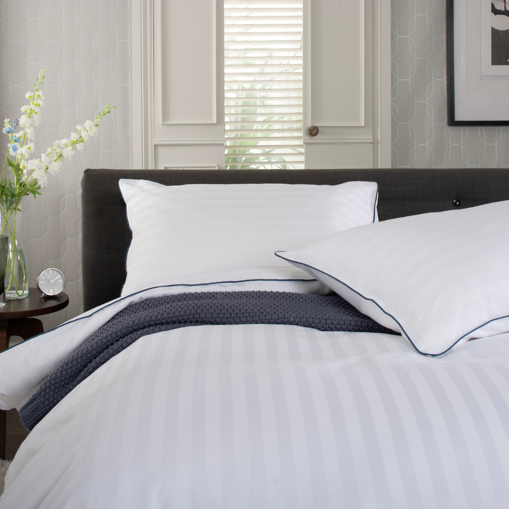 The Lyndon Company Brackley King Size Jacquard Stripe 230 Thread Count Duvet Set Image 1