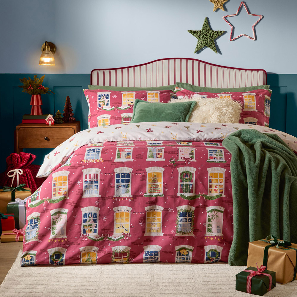 Furn Christmas Eve Single Cranberry Reversible Duvet Cover Set Image 1