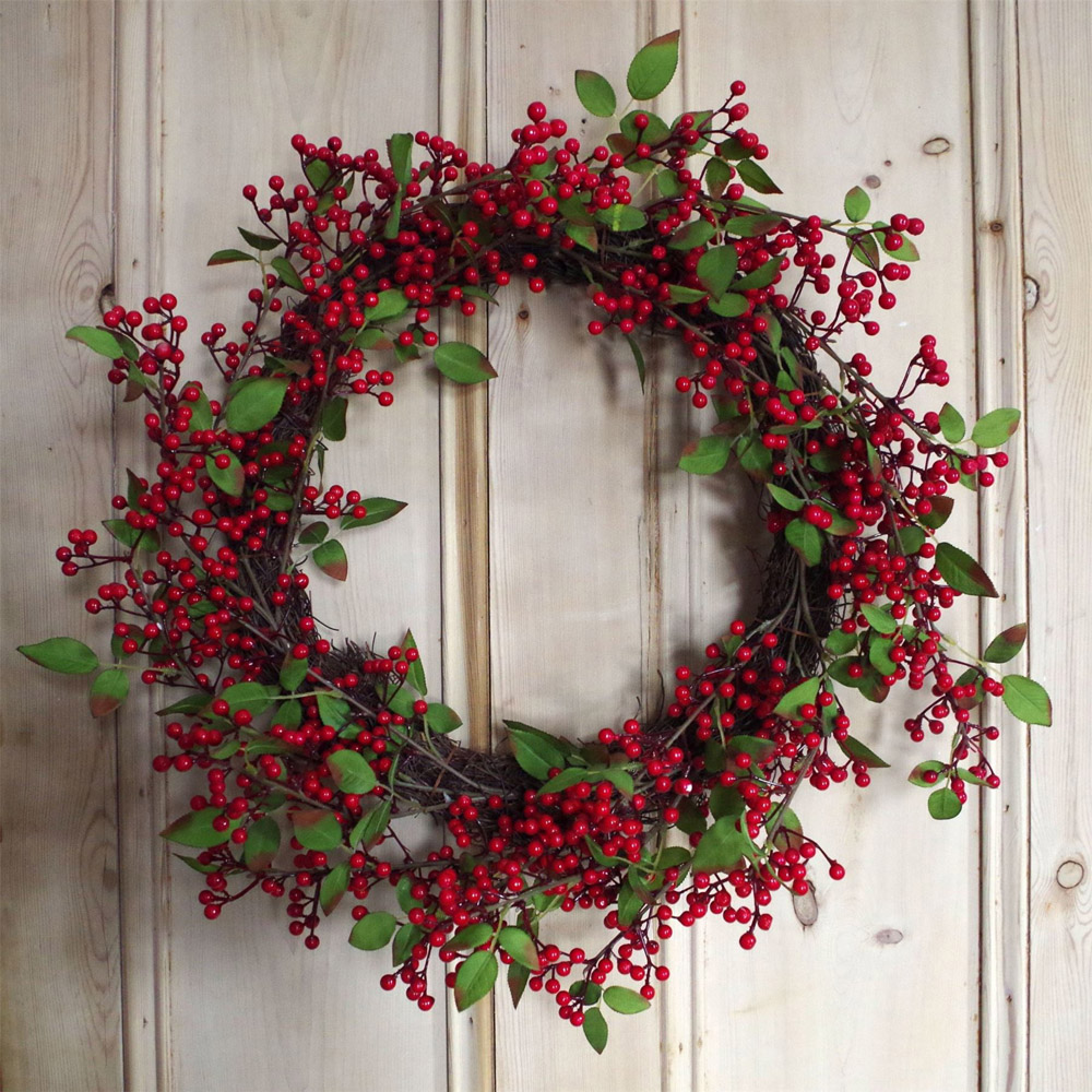 Leaf Luxury Christmas Natural Look Red Berry Floristry Wreath 60cm Image 7