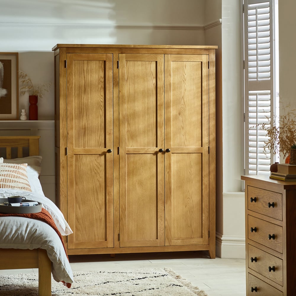 Julian Bowen Marlborough 3 Door Oak Wardrobe Image 8