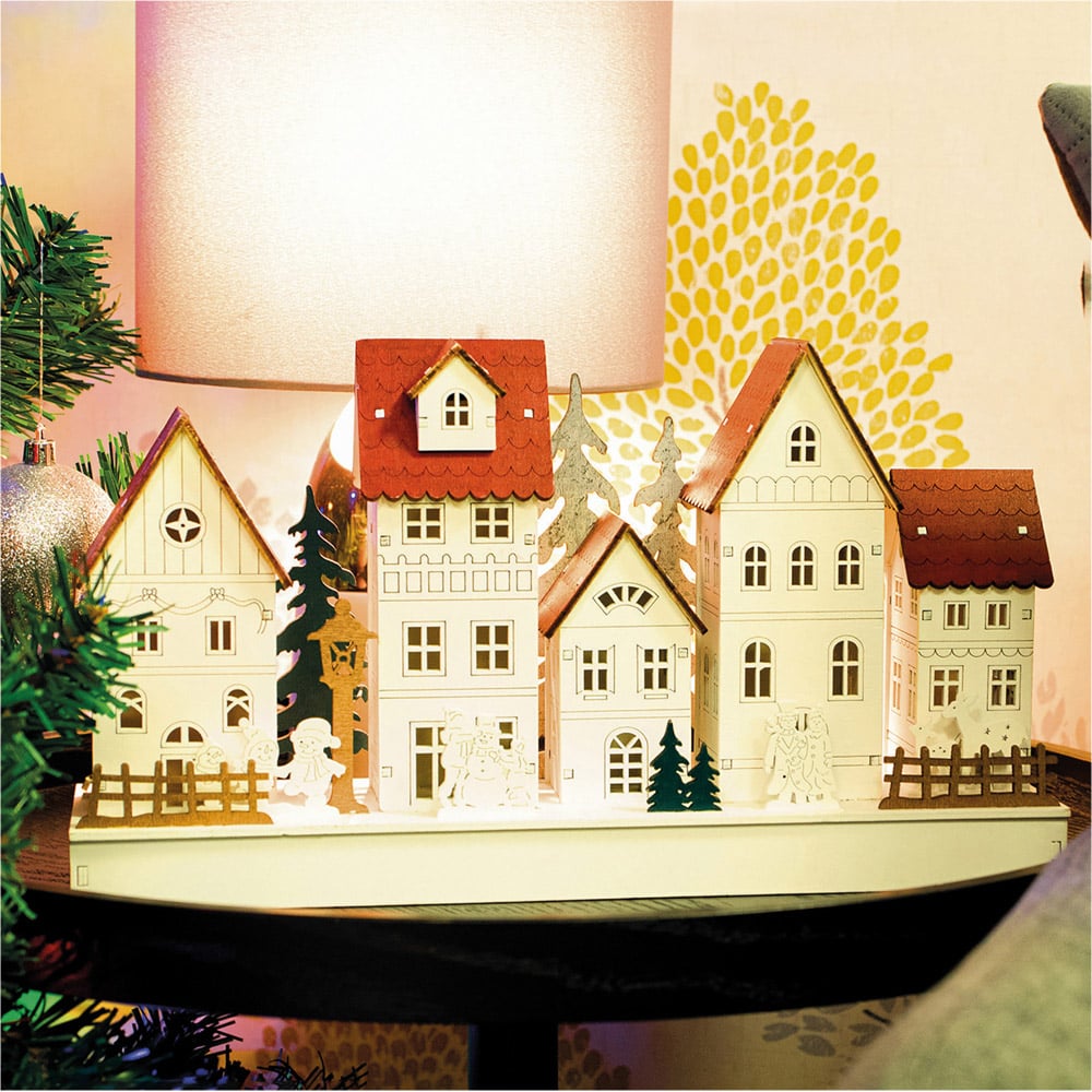 St Helens White and Red Flat Wooden Christmas Scenery Image 5