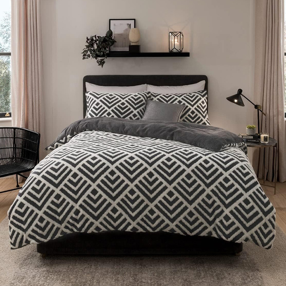 Smart Living Single Charcoal Geo Jacquard Fleece Duvet Set Image 1