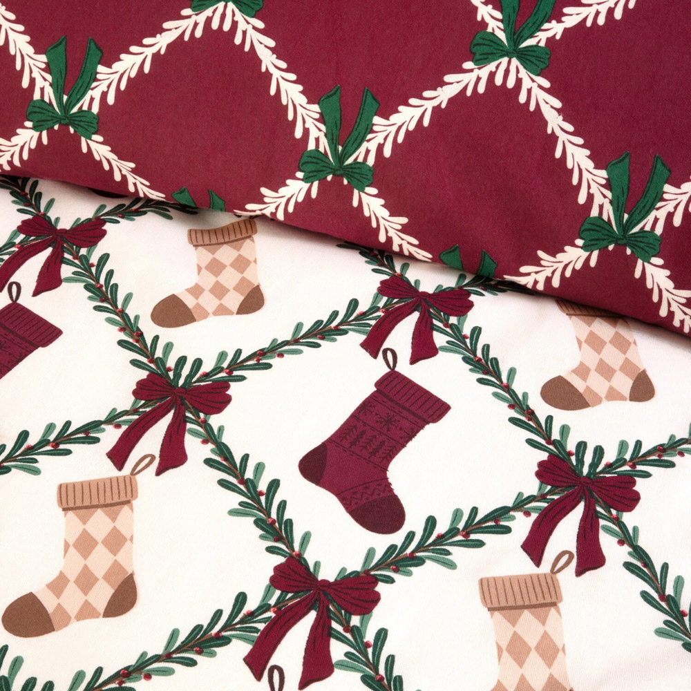 Christmas Stockings and Bows Duvet Set Superking Image 4