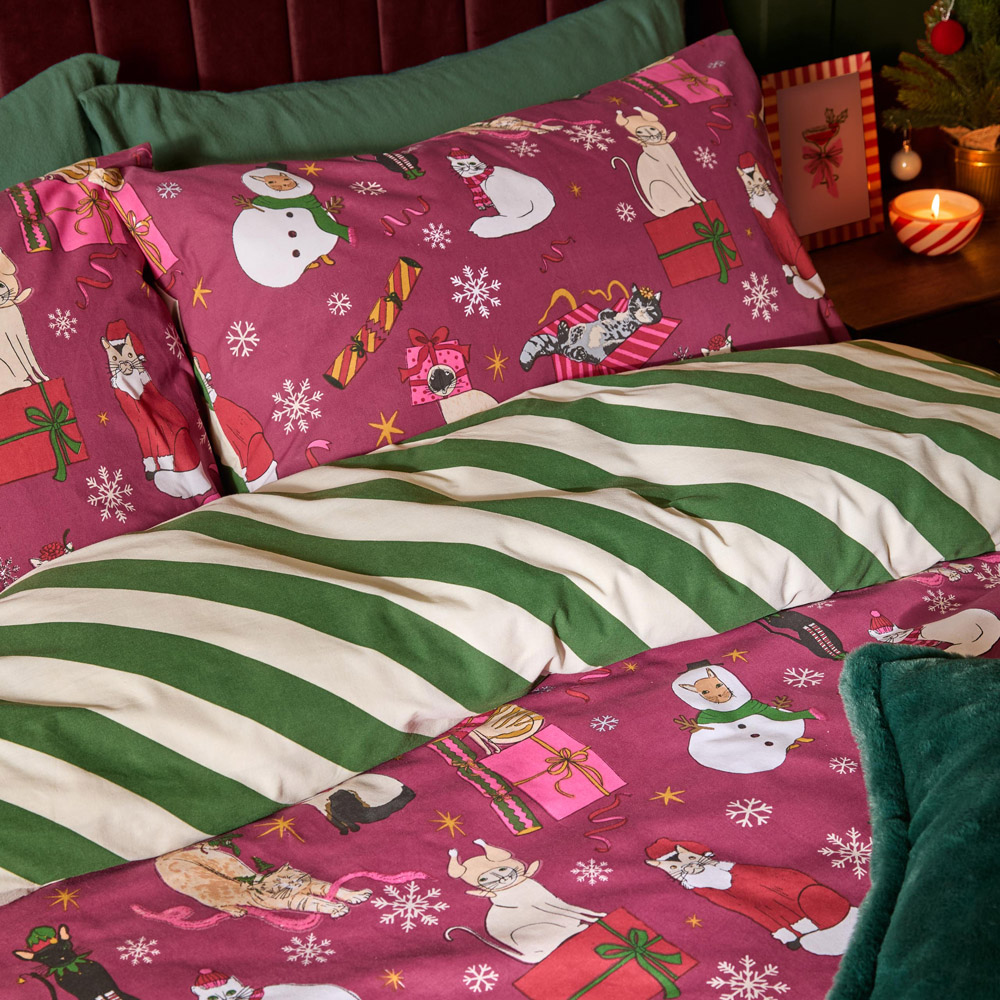 Furn Christmas Purrgundy King Size Feline Reversible Duvet Cover Set Image 3