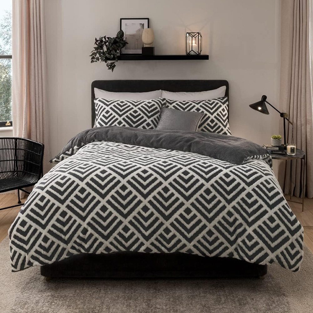 Smart Living King Size Charcoal Geo Jacquard Fleece Duvet Set Image 1