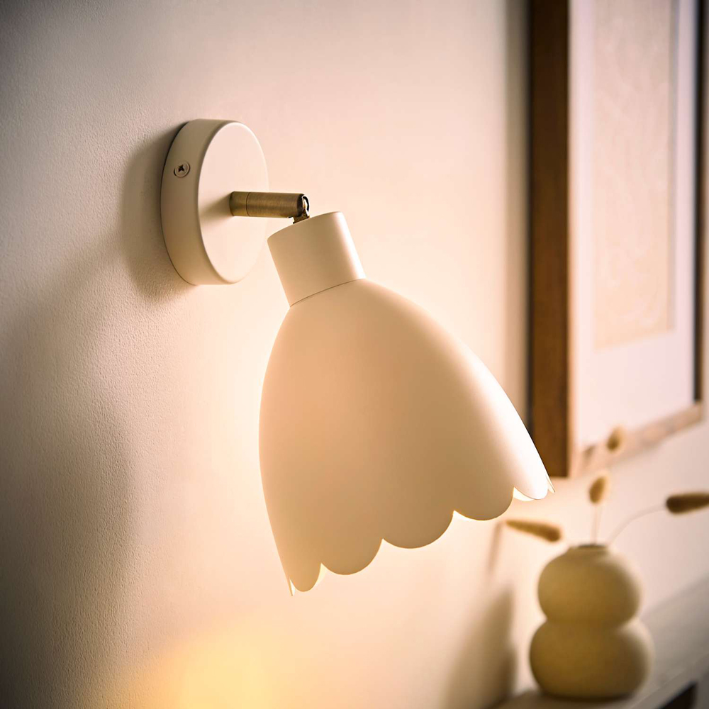 ValueLights Millie Cream Scallop Adjustable Wall Light and Bulb Image 2