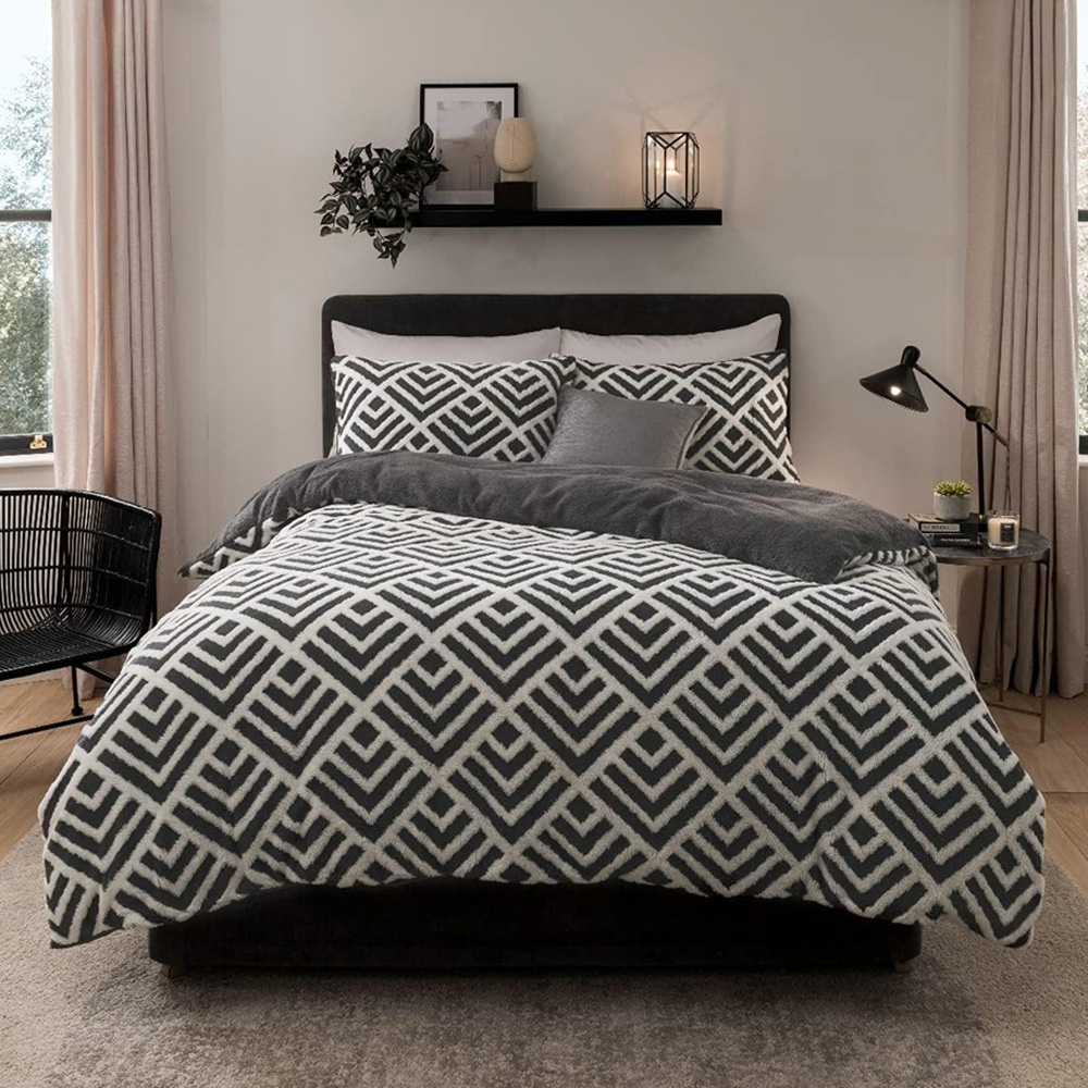 Smart Living Double Charcoal Geo Jacquard Fleece Duvet Set Image 1