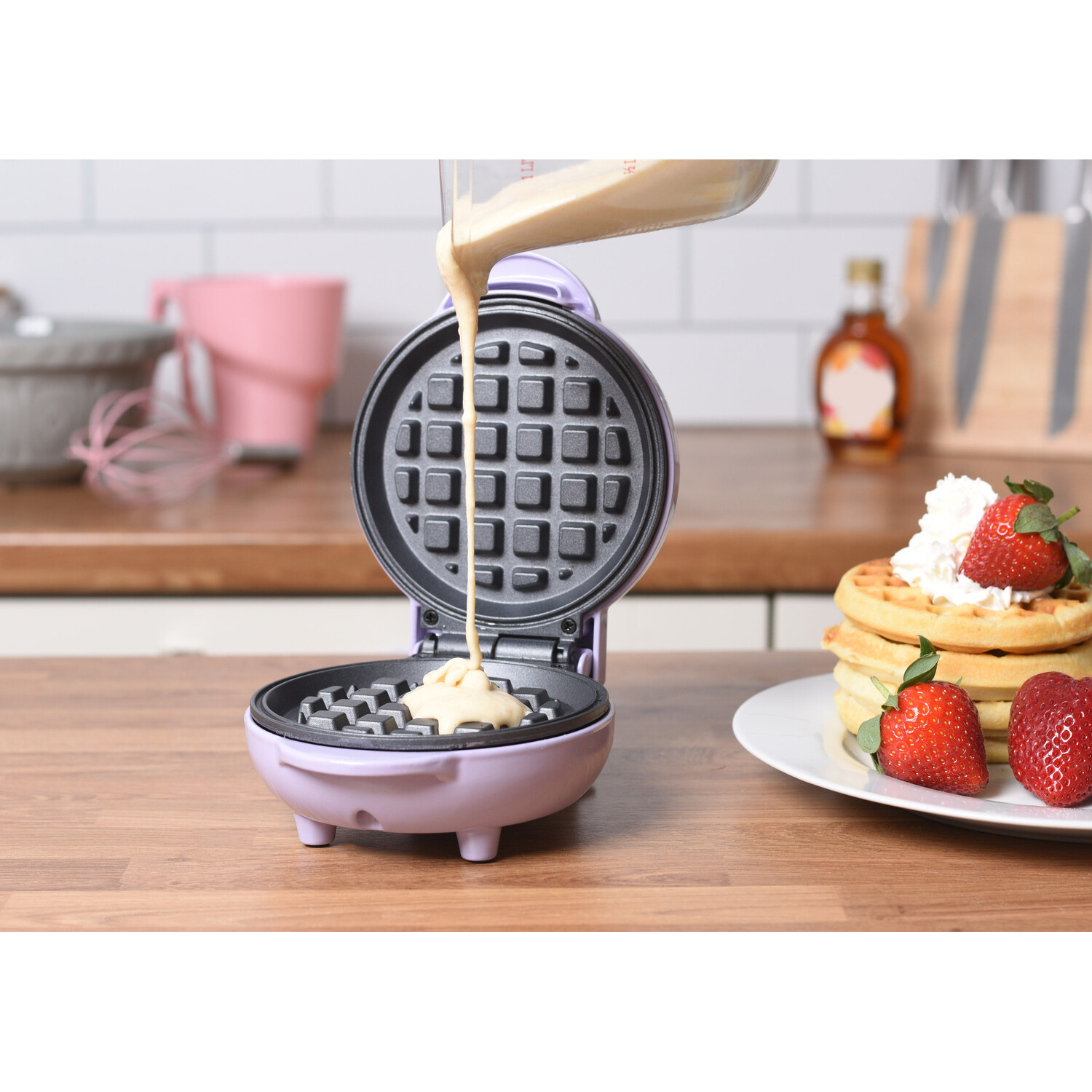 Purple 2.5 inch Mini Waffle Maker Image 3