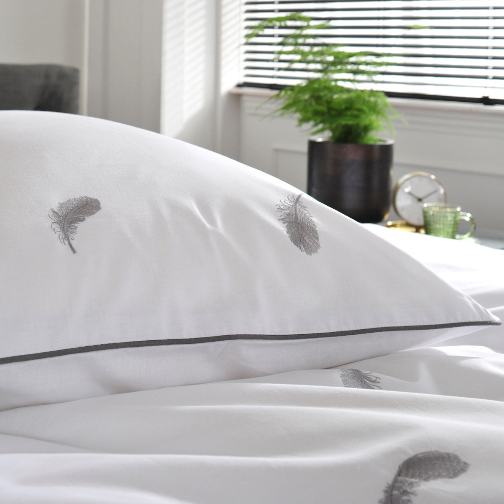 The Lyndon Company Double Feather Duvet Set Image 2