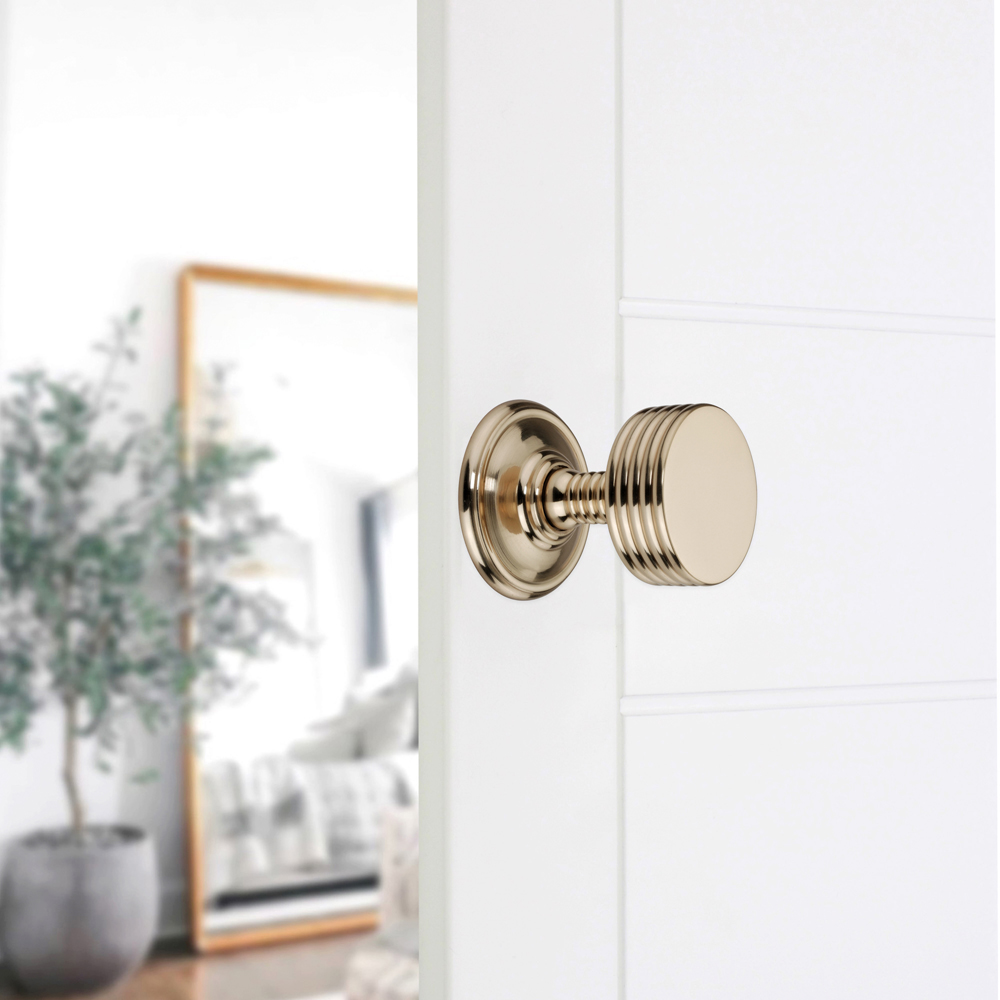 Spira Brass Polished Brass Oxford Mortice Door Knob 2 Pack Image 2