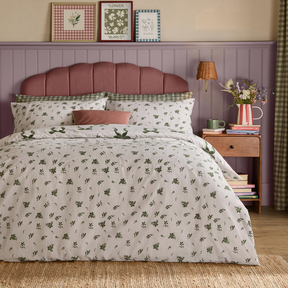 Furn Christmas Belle Stripe Super King Size Evergreen Reversible Duvet Cover Set Image 2
