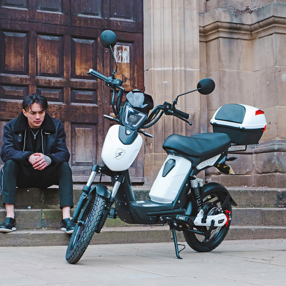 Eskuta SX-250 Voyager Gloss White Electric Bike 48V Image 2