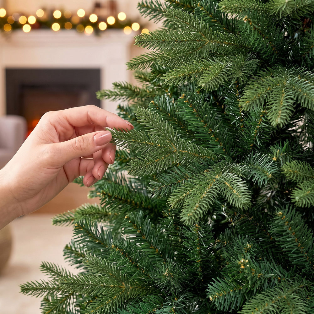 HOMCOM Green Artificial Christmas Tree with 1524 Branch Tips and Solid Pine Wood Stand 5ft Image 4