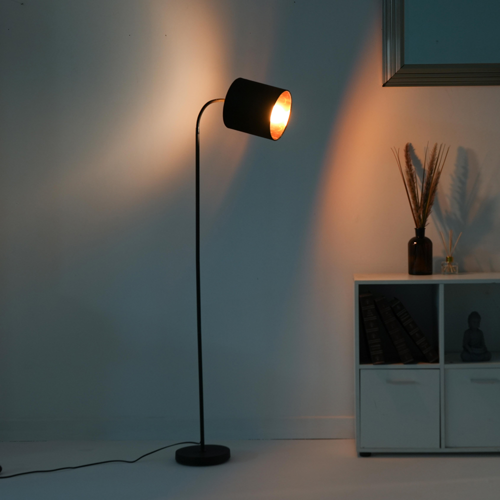 Kliving Hove Black Shade Floor Lamp Image 3