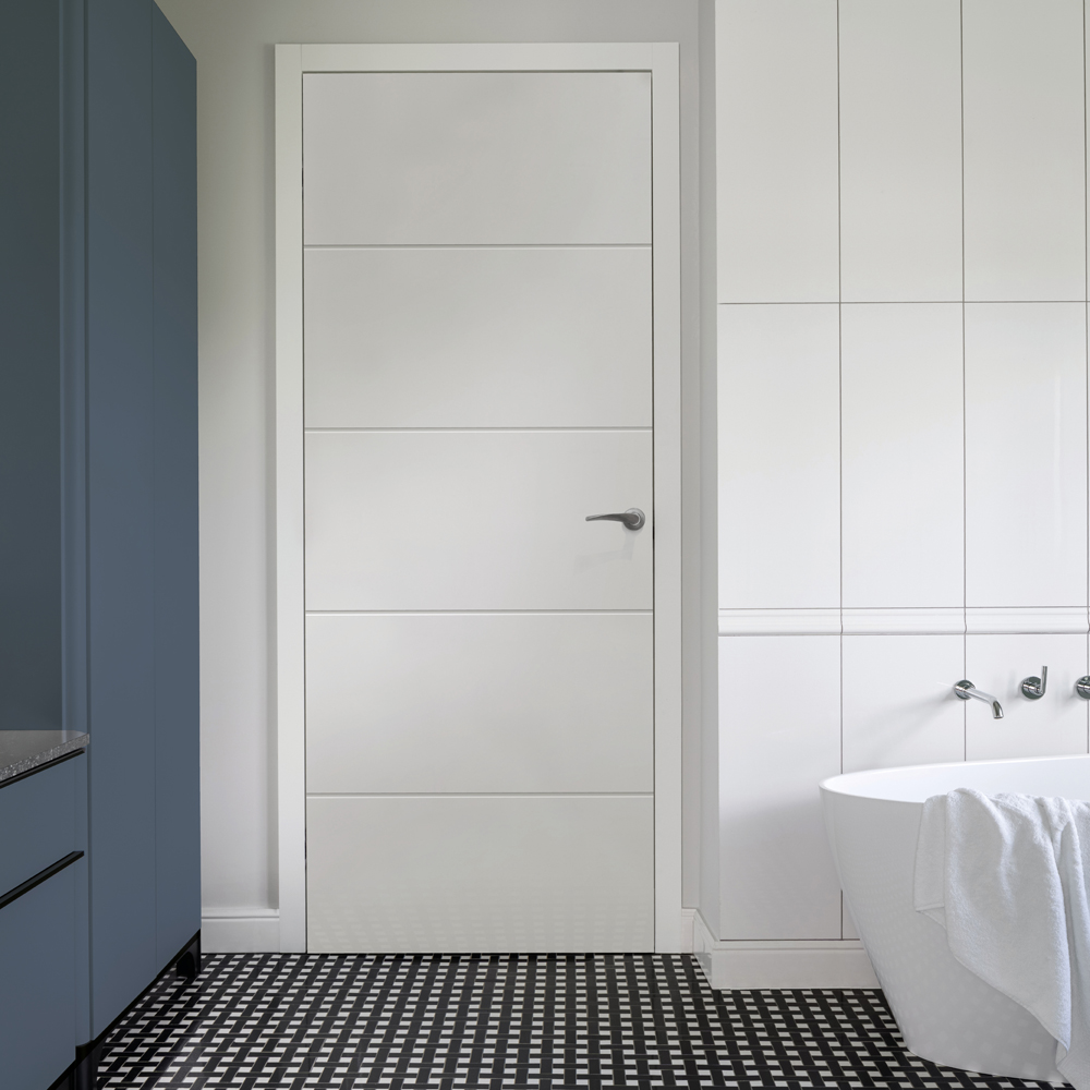 JB Kind Modern Moulded 4 Line White Horizontal Primed Internal Door 1981 x 610mm Image 2