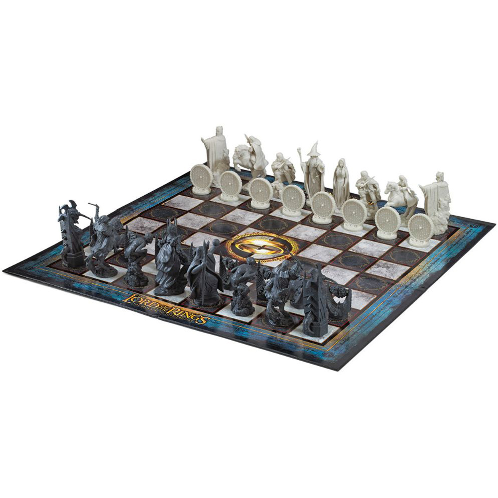 The Noble Collection Lord of the Rings Chess Set Image 2