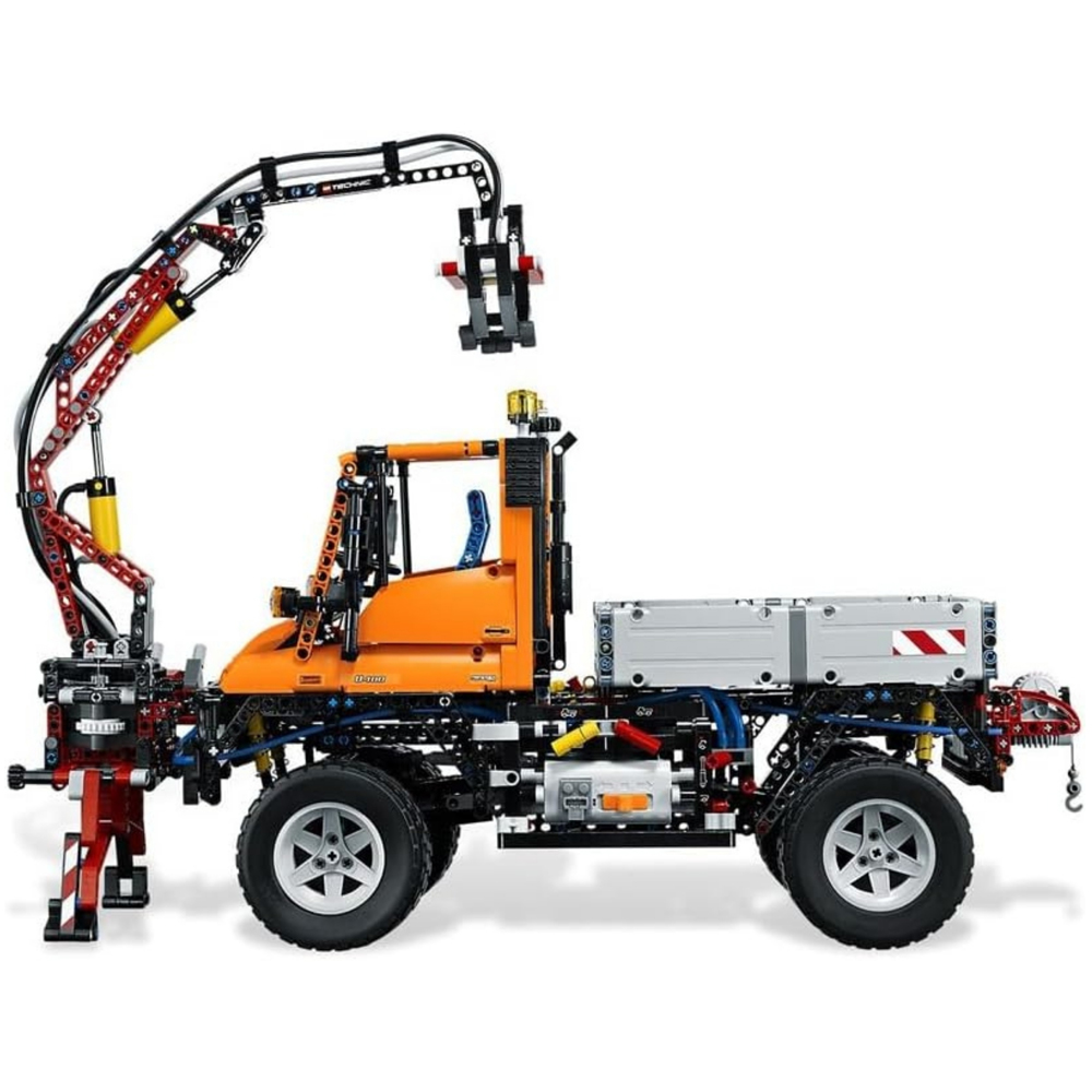 LEGO Technic 8110 Unimog U400 Set 2048-Piece Image 4