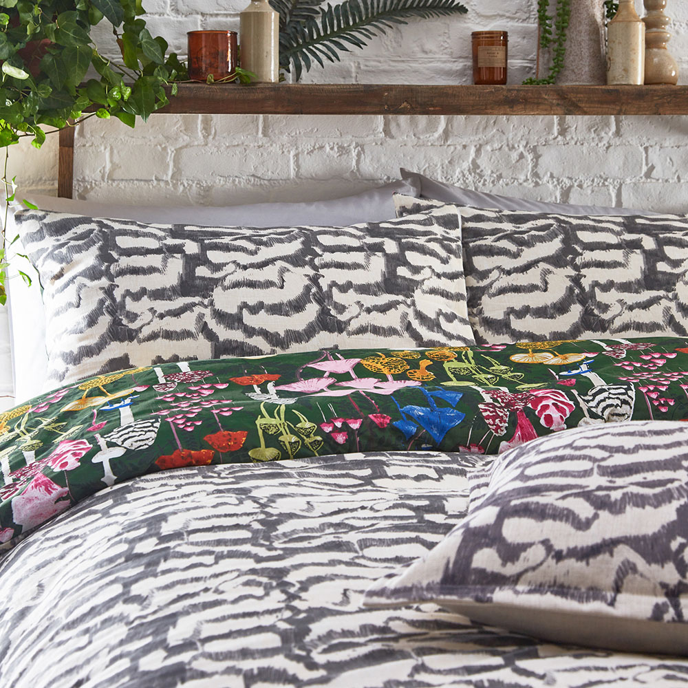 furn. Amanita Mushroom Double Forest Green Duvet Set Image 2