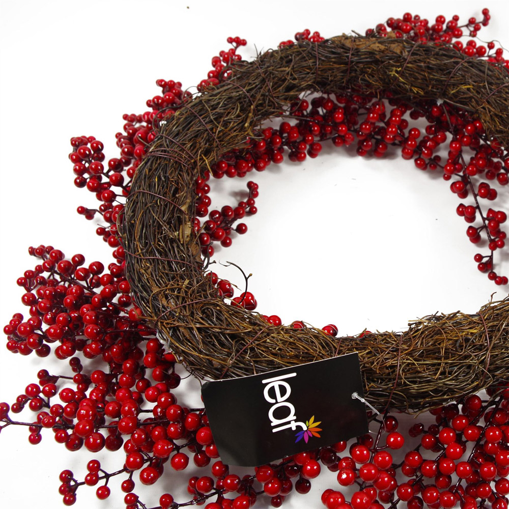 Leaf Luxury Christmas Red Berry Wreath 60cm Image 3