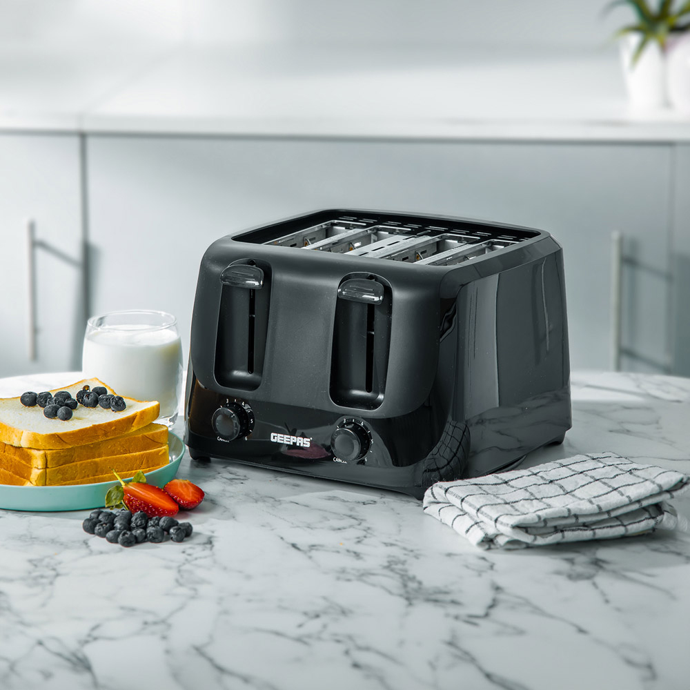 Geepas GBT36549UK-BK Black 4 Slice Toaster 1400W Image 2