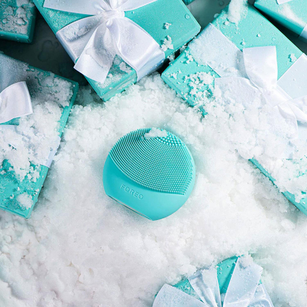 Foreo Luna Play Smart 2 Mint Facial Cleansing Brush Image 2