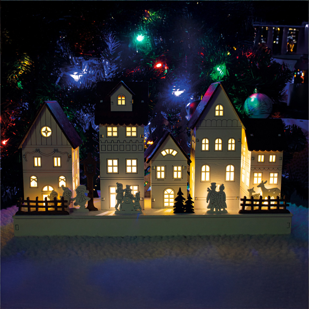 St Helens White and Red Flat Wooden Christmas Scenery Image 3
