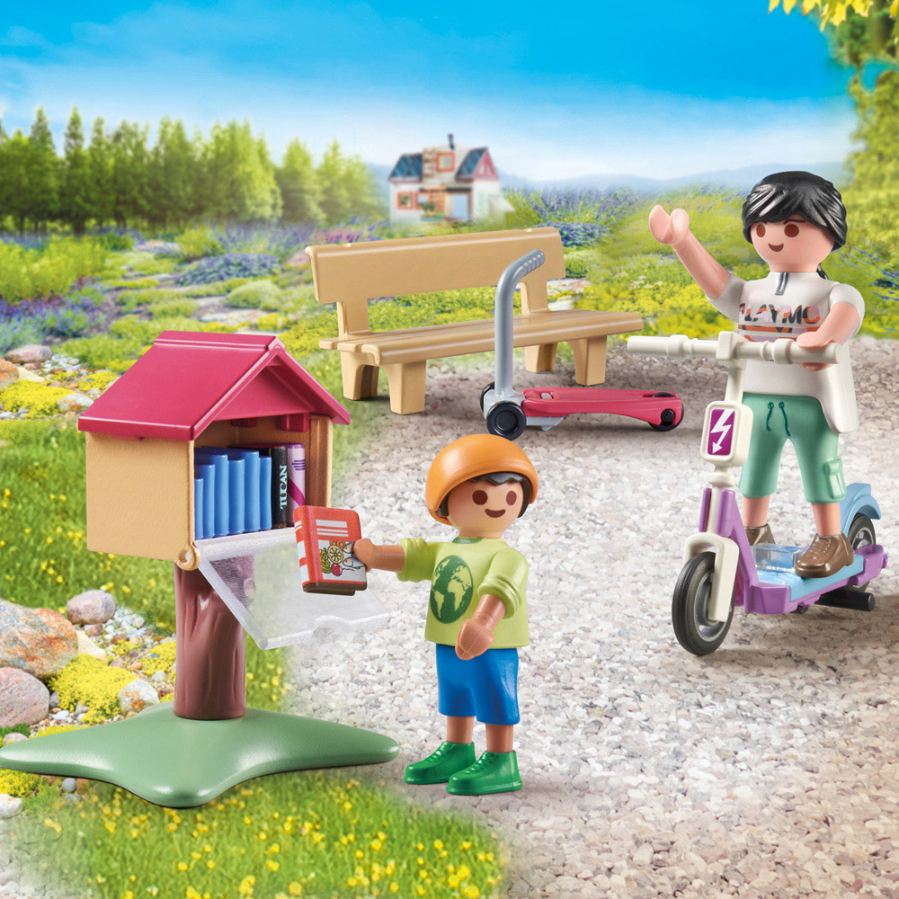 Playmobil Book Exchange for Bookworms Playset 25 Piece Image 5