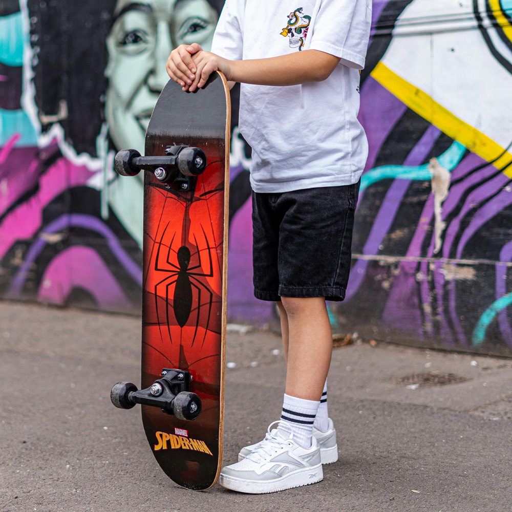MoVe Spiderman Skateboard Image 6