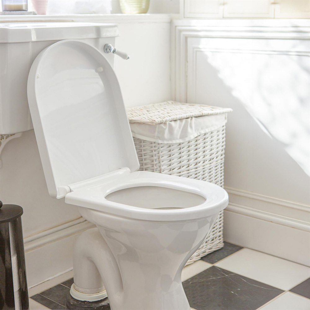 Harbour Housewares White Square Soft Close Toilet Seat 2 Pack Image 3