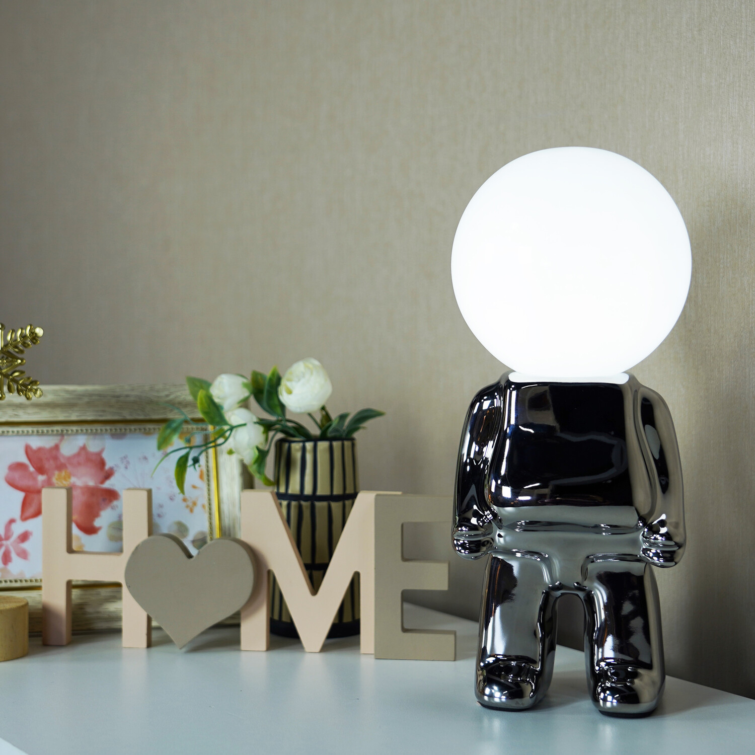 Astronaut Table Lamp - Silver Image 5