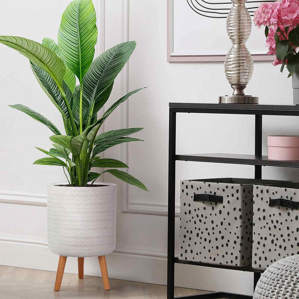 wilko Plaited Style White Indoor Cylinder Plant Pot with Legs 46cm Image 4