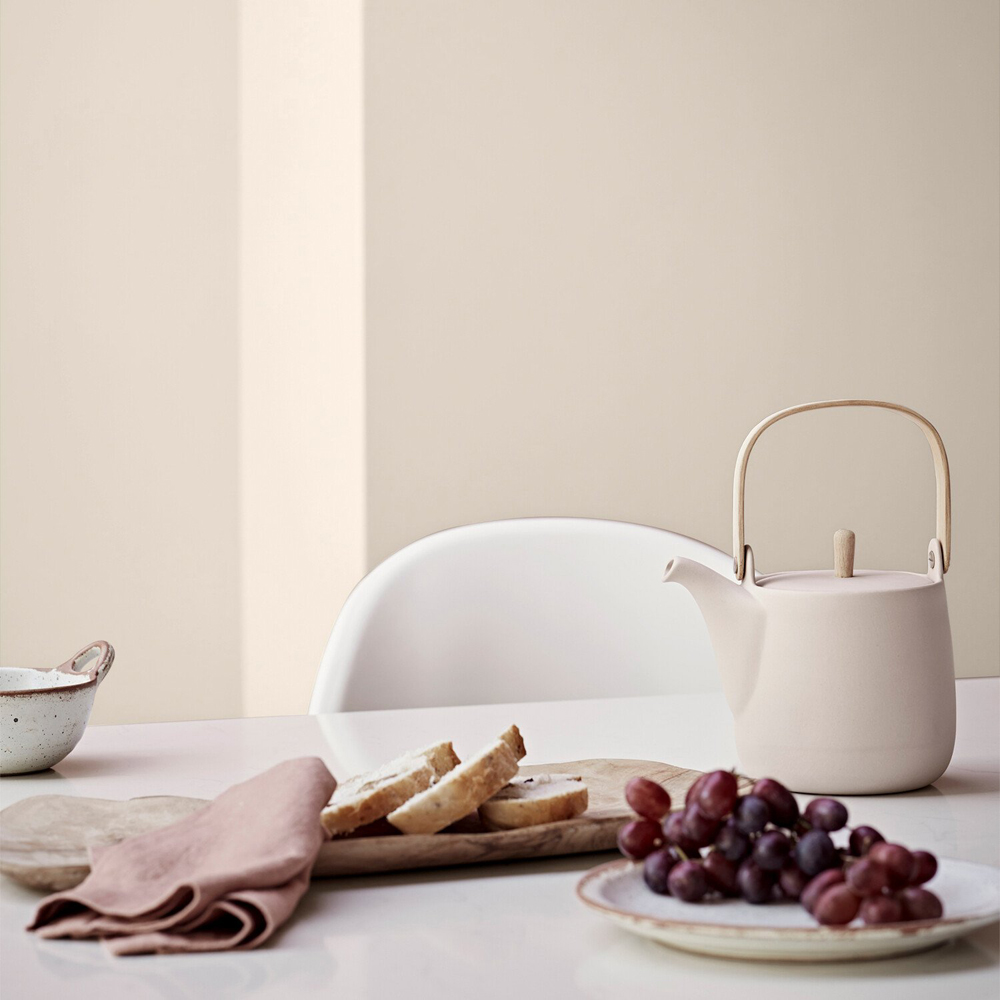 Crown Easyclean Kitchen Paint - Afternoon Tea / 2.5l Image 5